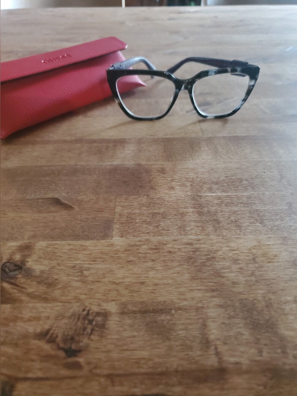 Guess, Blue Tortoiseshell Cat-Eye Women's Eyeglasses with Red Case